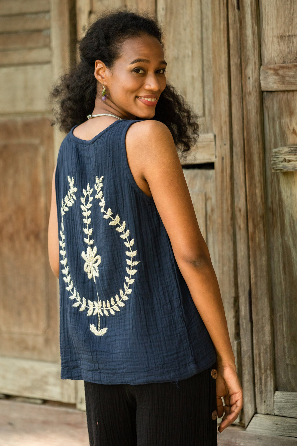 Cool Crinkle Cotton Tank Top in Navy - Flirty Bloom in Navy